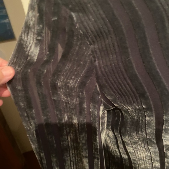 Express Velvet Pee-k-boo Blouse - Picture 2 of 8